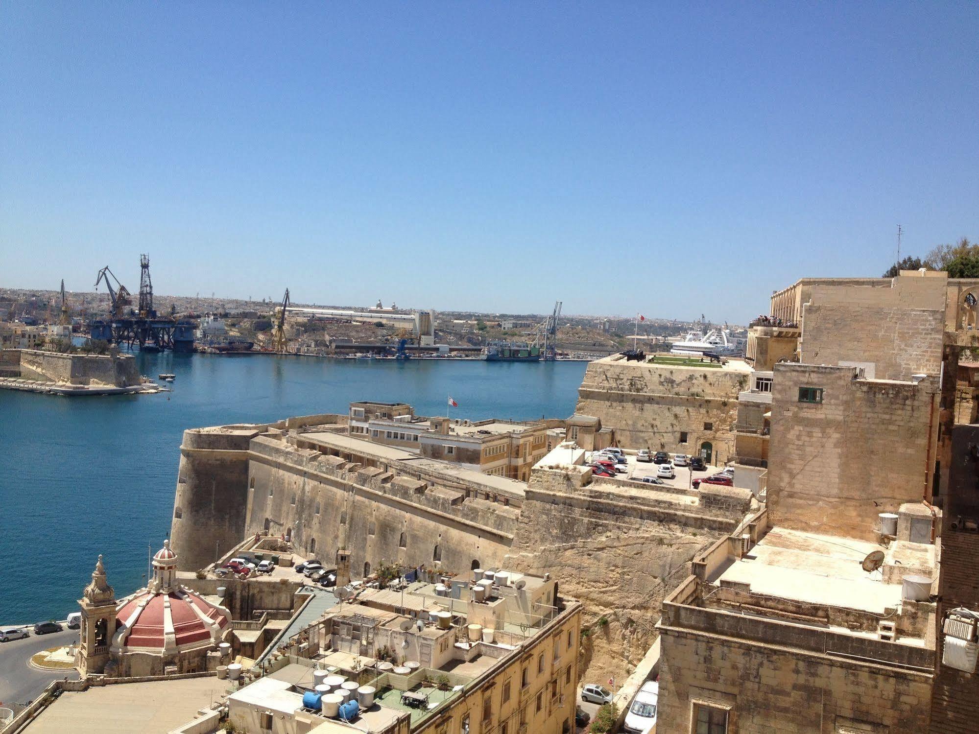 Grand Harbour Hotel Valletta Exteriör bild